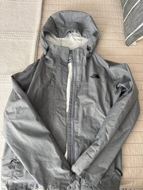 The North Face Women’s Voyage Light Gray Hooded Rain Jacket